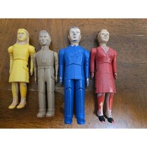 Renewal Dollhouse Dolls Family RARE 1949 Riveted Vintage Dolls Set of 4